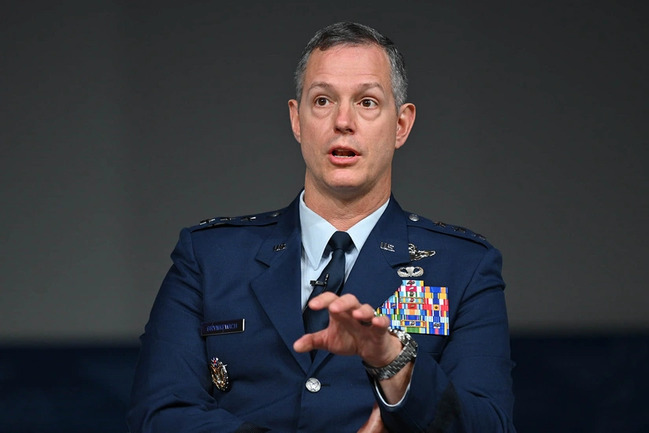 Aİ NATO baş katibinin Ukrayna sülh planına nəzarət etməsini istəyir