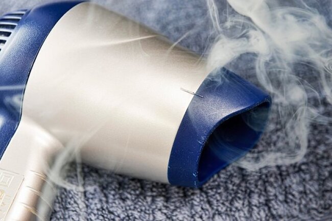 Saç fenini işə salan körpə öldü