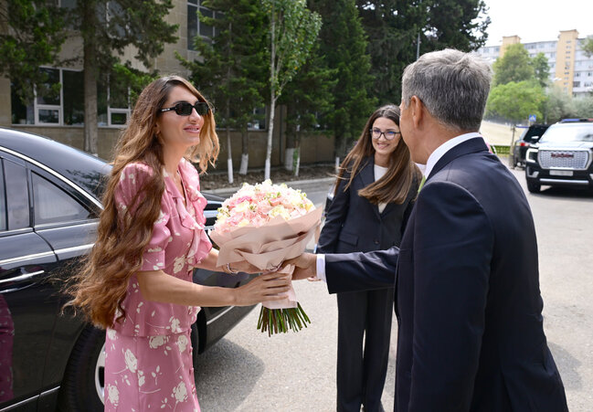 Mehriban Əliyeva qızı ilə açılışda - Fotolar