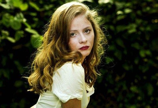 Manyak aktrisanı ZORLAMAQ istəyib -FOTO