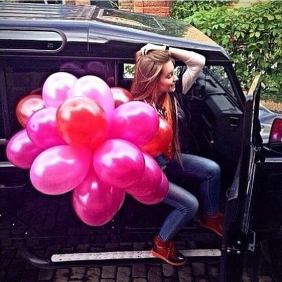 Varlı azərbaycanlıları: bahalı maşın, gözəl qızlar - FOTO