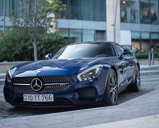 Varlı azərbaycanlıları: bahalı maşın, gözəl qızlar - FOTO