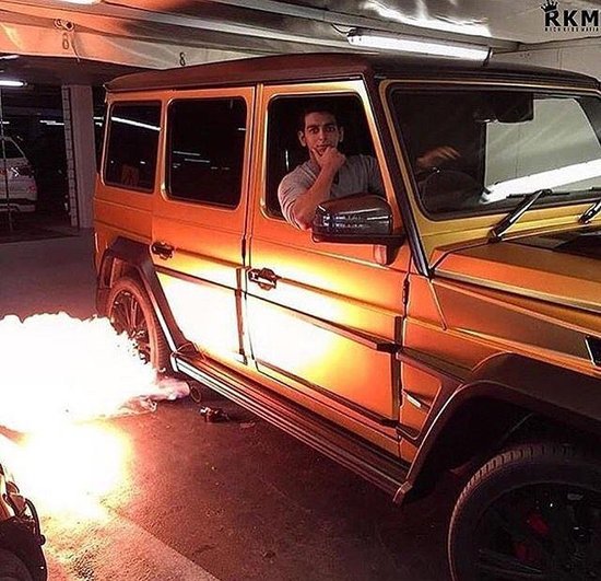 Varlı azərbaycanlıları: bahalı maşın, gözəl qızlar - FOTO