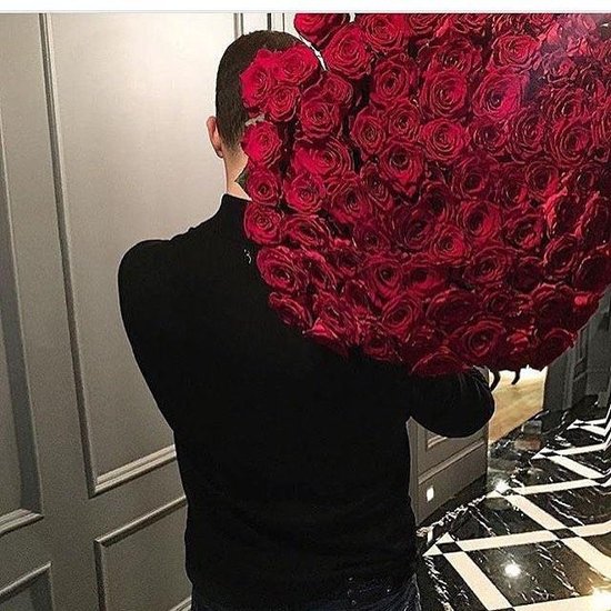 Varlı azərbaycanlıları: bahalı maşın, gözəl qızlar - FOTO