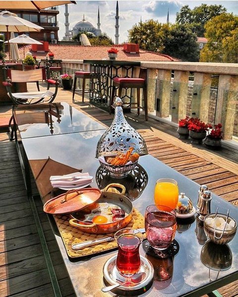 Varlı azərbaycanlıları: bahalı maşın, gözəl qızlar - FOTO