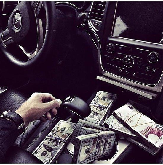 Varlı azərbaycanlıları: bahalı maşın, gözəl qızlar - FOTO