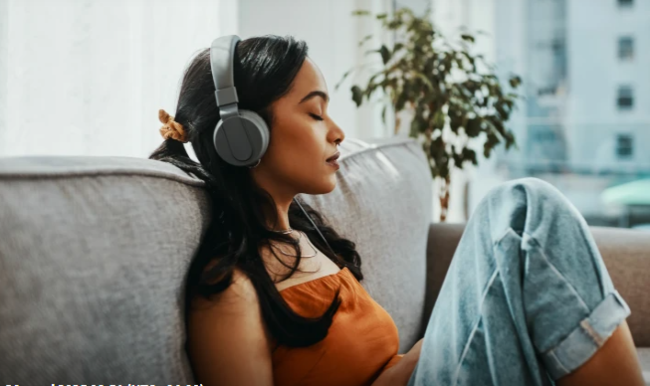 Sevimli musiqini dinləyərkən beyində hansı dəyişikliklər baş verir?