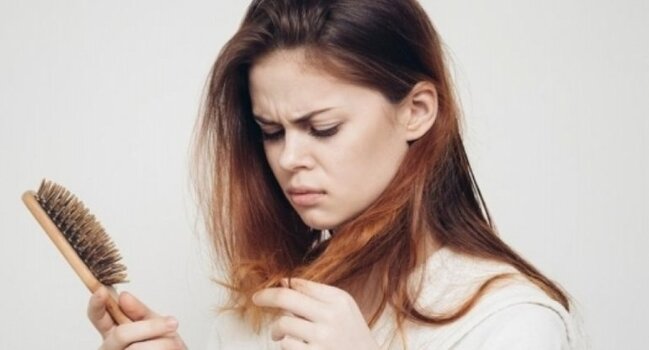 Saç tökülməsinin 12 gizli SƏBƏBİ