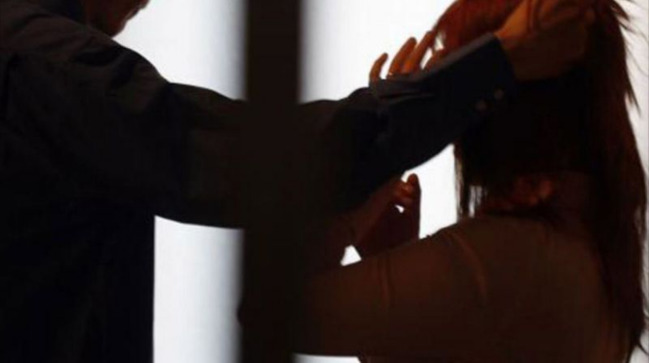 17 yaşlı məktəblilər aşağı qiymət yazan müəllimlərini döyərək öldürdülər - FOTOLAR