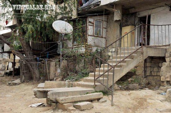 TƏCİLİ! Bakıda bina sürüşdü, sakinlər küçədə qaldılar - YENİLƏNİB - FOTOLAR