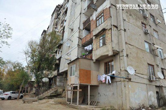 TƏCİLİ! Bakıda bina sürüşdü, sakinlər küçədə qaldılar - YENİLƏNİB - FOTOLAR