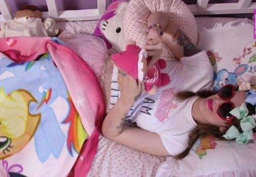 21 yaşlı qız ZORLANDI- indiyə kimi pampers geyinir - SƏBƏB- FOTOLAR