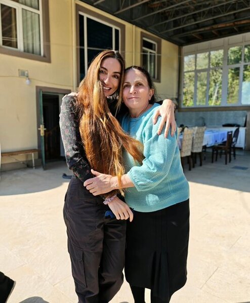 Arzu Əliyeva şamaxılı ailənin qonağı oldu - Fotolar
