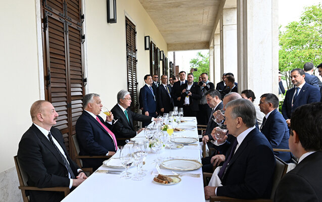 Prezidentlərə təqdim olunan yemək menyusu - Foto