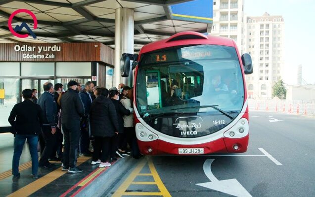Metro bağlandı, avtobuslarda vəziyyət necədir? - Fotosessiya