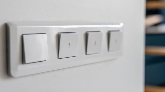 İşığı hər söndürəndə əslində israf edirsiniz? - Qənaət haqqında yanlış bilinənlər