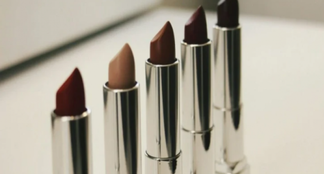 Dodaq boyasını necə düzgün seçmək olar? - Vizajist sirrləri