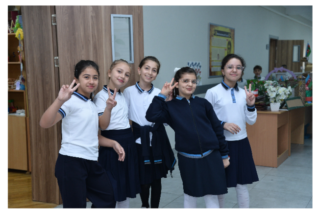 Məktəbli forması - bərabərliyin, nizam-intizamın və sağlam təhsil mühitinin göstəricisi