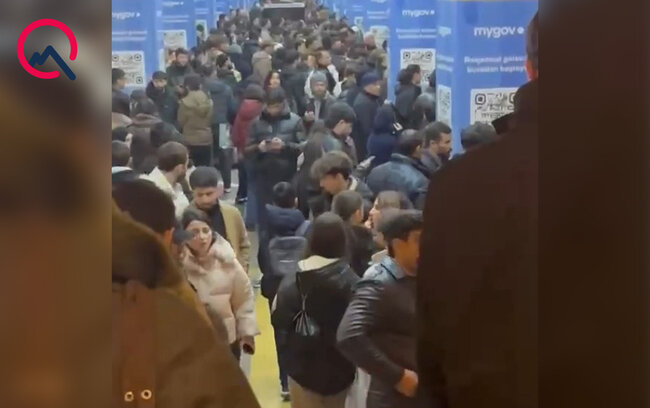 Bakı metrosunda sərnişin qatar yoluna düşüb öldü - Yenilənib+Video