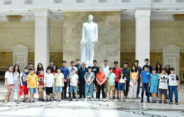 Ali Məhkəmənin qonağı məktəblilər oldular - FOTO