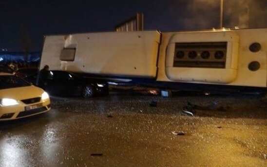 Türkiyədə ağır yol qəzasında 16 nəfər xəsarət alıb