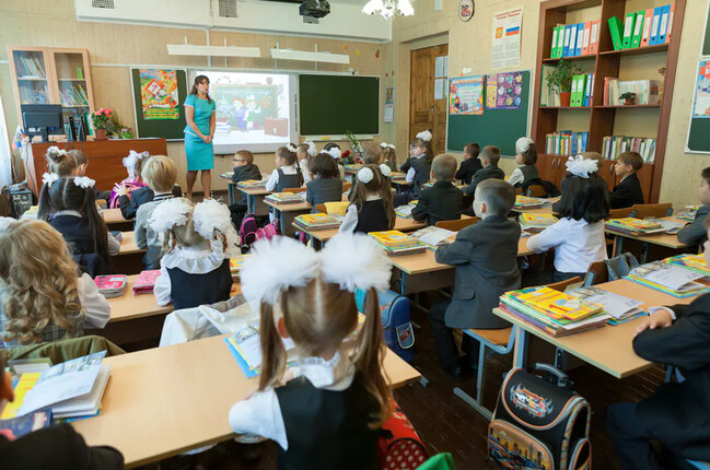 Azərbaycan təhsilində rus dili qorunub saxlanılacaq - Nazir müavini