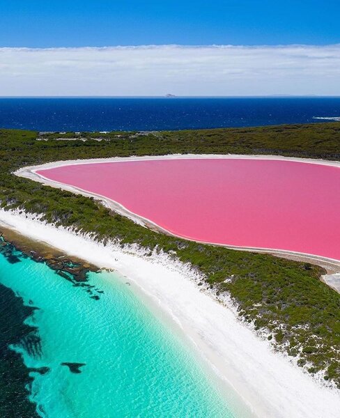 Bu göl insanı sanki nağıllar aləminə aparır - FOTO