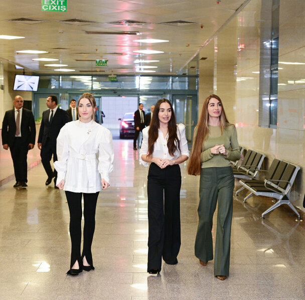 Əliyevalar Yeni Klinikada mərkəzlərin açılışında - Fotolar