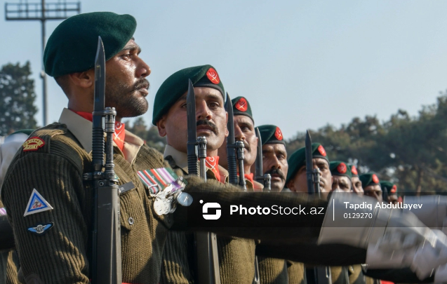 Hərbi paradda bir sıra ölkələrin ordu rəhbərliyi iştirak edib