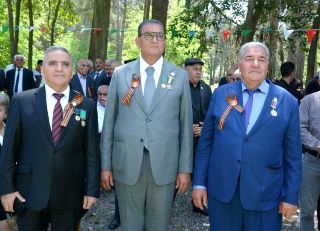 SSRİ bayrağı qaldıran, "Georgi lenti" taxan Saleh Səmədov "Azərişıq"ASC-nin vəzifəli şəxsidir? – İLGİNC İDDİA