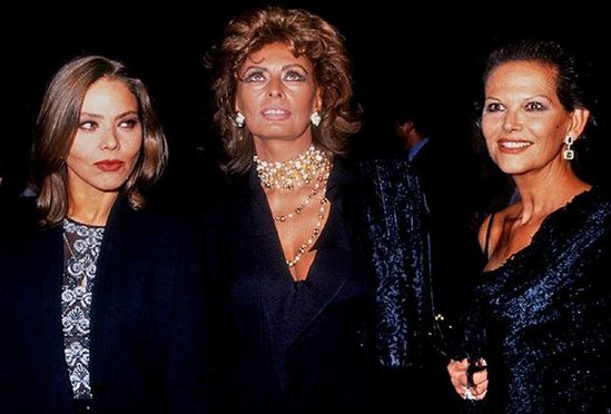 Məşhur İtalyan aktrisası Ornella Muti 60 yaşını qeyd etdi - FOTO