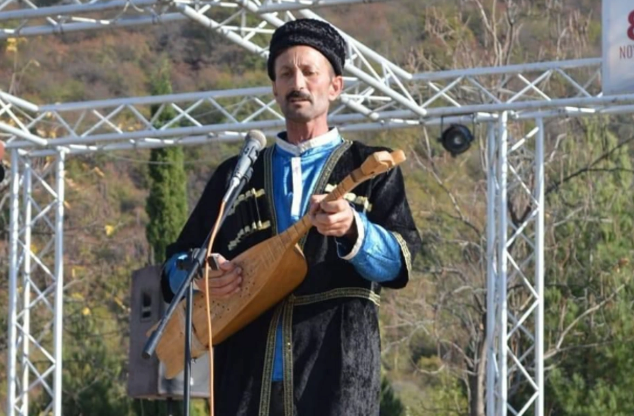 Azərbaycanlı aşığın beyninə QAN SIZDI: Reanimasiyaya yerləşdirildi - FOTO