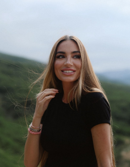 Arzu Əliyeva Xızı səfərindən görüntülər paylaşdı