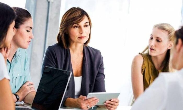 Deputatın ailəli qadınların iş saatı ilə bağlı çıxışı qalmaqala səbəb oldu: Güzəştlər olacaq?