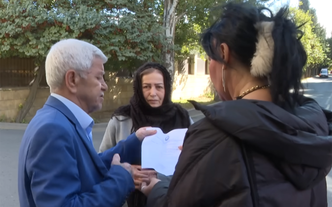 Süpürgəçi qadın 36 gündür komadadır - "Nə "JEK" maraqlanır, nə də həmin ailə"