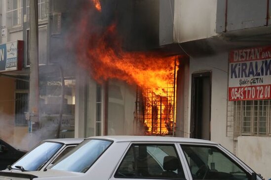 Son anda yanğından xilas oldular- QORXU DOLU ANLAR