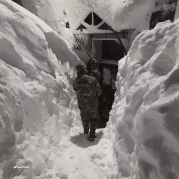 Son 30 ilin ƏN GÜCLÜ QARI! Binanın 4cü mərtəbəsinə çatdı - FOTOLAR