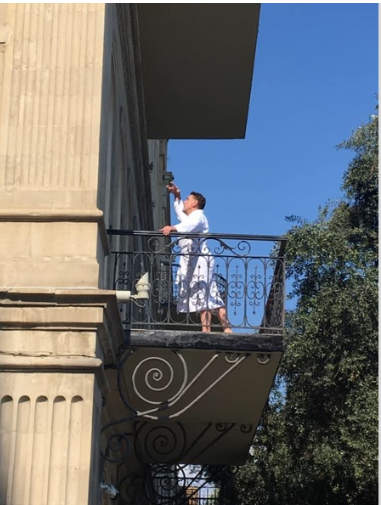 Rusiyanın Xalq artisti Bakıda hamam xalatında görüntüləndi - FOTO