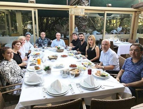 Zaur və Günayın heç yerdə görmədiyiniz BU FOTOLARI REKORD QIRIR