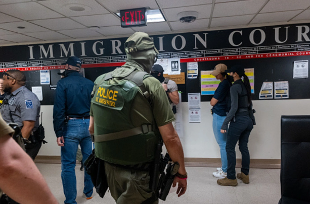 ABŞ əcnəbi vətəndaşlara sığınacağın verilməsi üzrə müraciətlərə baxılmasını dayandırıb