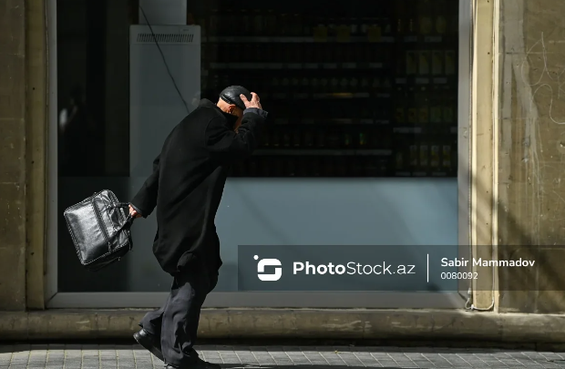 Küləkli hava şəraiti ilə bağlı sarı və narıncı XƏBƏRDARLIQ EDİLDİ