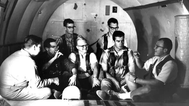 Eşitmə qüsurlu 11 qəhrəman: Aya necə yol açdılar?