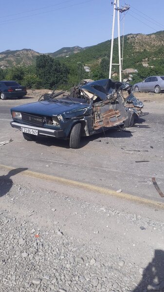 15 gün əvvəl evlənən cütlük qəzaya düşdü, oğlan öldü - FOTO