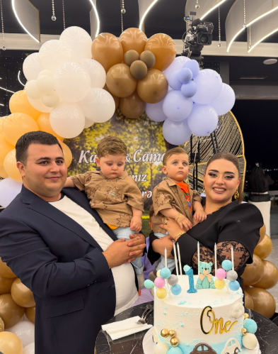 Almaxanım əkizlərinə AD GÜNÜ EDİR - FOTOLAR