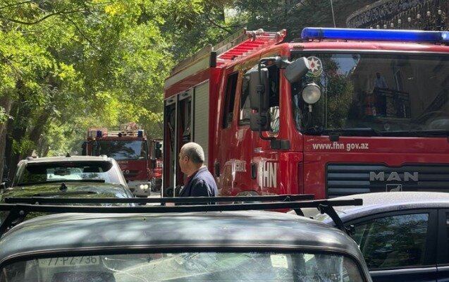 Bakının mərkəzində restoranda yanğın - FOTO