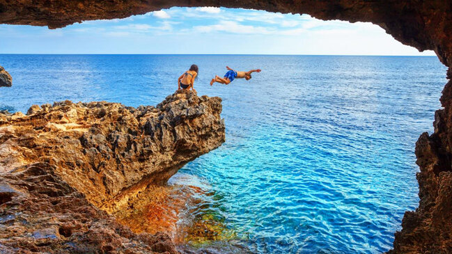 Aralıq dənizi mağaraları yeni təhlükə ilə üzləşib