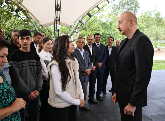 Prezident Xocalı sakinləri ilə görüşdü - Fotolar
