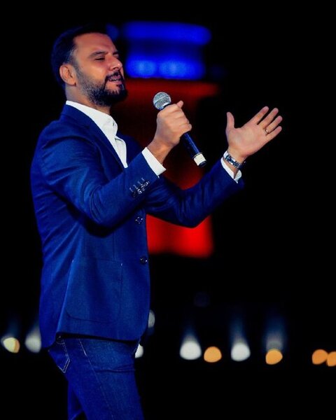 Alişan Bakı konsertində Qarabağ maralını canlı oxudu