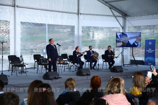 Zəfər Qurultayı ilə bağlı konsert proqramı keçirilir - FOTOLAR