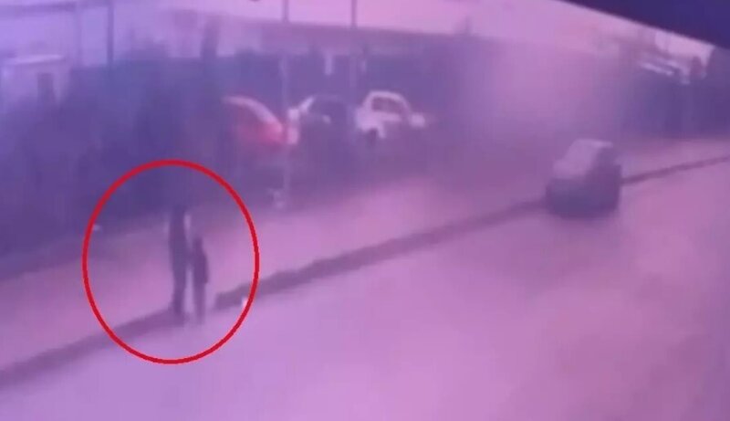 Ana 5 yaşlı oğlunu dənizə ataraq öldürdü - VİDEO